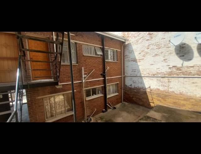 8 BEDROOM APARTMENT FOR SALE IN FISHERS HILL